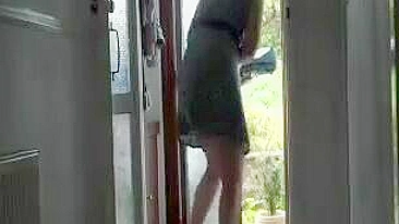 Delivery Guy Surprised By Flashing Woman Video