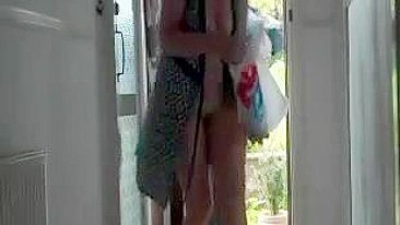 Delivery Guy Surprised By Flashing Woman Video