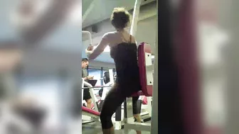 Real Amateur Hottie At The Gym Shows Electrifying Perfect Ass