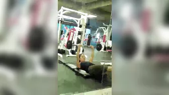Real Amateur Hottie At The Gym Shows Electrifying Perfect Ass