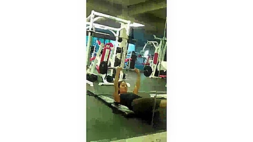 Real Amateur Hottie At The Gym Shows Electrifying Perfect Ass