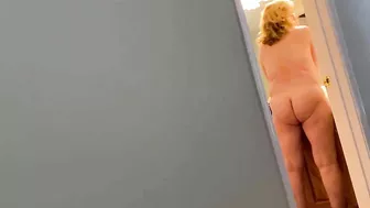 Caught Mom's Pussy, Bro, She's a Slippery Slut With a Curvy Body and Big Tits!