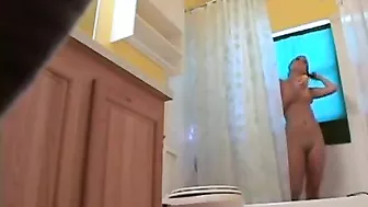 Caught Shaving Her Pussy! Bro's Sneaky Shower Stash Unearths Sis' Sexy Secrets!