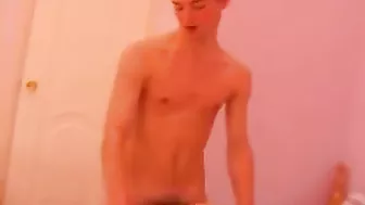 Fuckin' MILF Cunt Gets Her Pussy Eaten Out by Her Own Son, Goddamn!