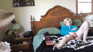A Naughty MILF Mom Cumming Hard as She Jammed Her Fingers into Her Juicy Pussy!
