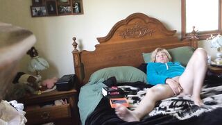 A Naughty MILF Mom Cumming Hard as She Jammed Her Fingers into Her Juicy Pussy!