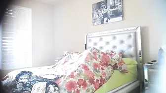 Caught my wife's secret (masturbation) - A hidden surprise behind the plaid blanket Caught my wife's secret (masturbation) - A hidden surprise behind the plaid blanket