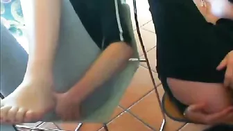 Brunette momma showing what she is capable of in a foot fetish scene