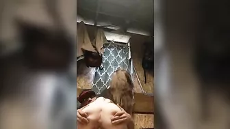 Nothing can stop this horny guy as he pounds her pussy in the garage