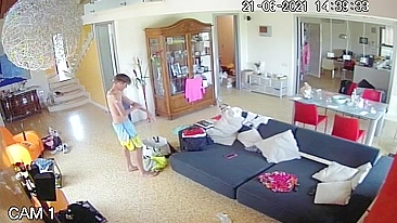 Real family pleasure with a horny nudist mom who enjoys the spotlight