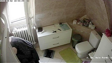 Daughter drilled deep by daddy as he prepares to stretch her out