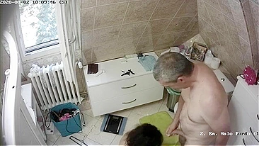Daughter drilled deep by daddy as he prepares to stretch her out