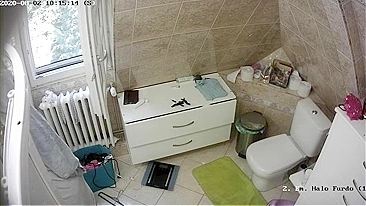 Daughter drilled deep by daddy as he prepares to stretch her out