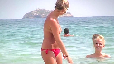 Sister vacation teasing with lots of amazing topless shots on the beach