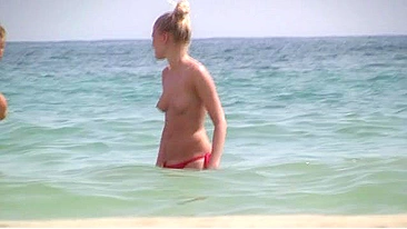 Sister vacation teasing with lots of amazing topless shots on the beach