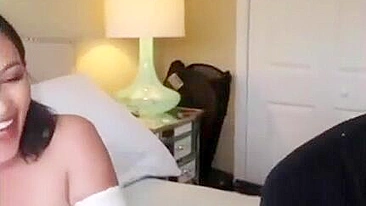 Farless siblings making out and getting all kinds of horny as well