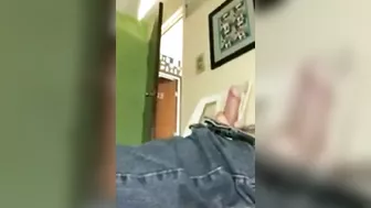 Dick flash from a kinky nephew who loves jerking off at every turn