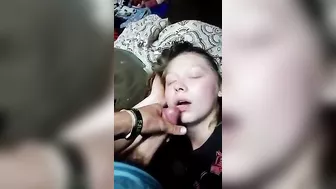 Sleeping sister is going to receive an unwanted facial, HILARIOUS