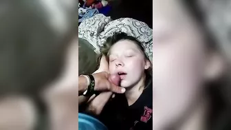 Sleeping sister is going to receive an unwanted facial, HILARIOUS
