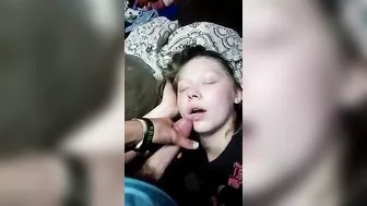 Sleeping sister is going to receive an unwanted facial, HILARIOUS