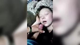 Sleeping sister is going to receive an unwanted facial, HILARIOUS