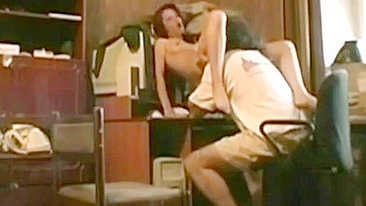 Perky rear end bombshell succumbs to incest temptations and hot lust