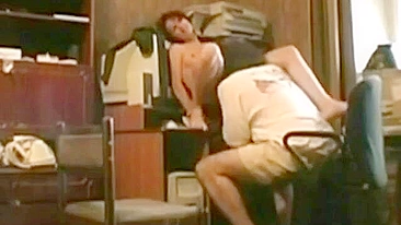 Perky rear end bombshell succumbs to incest temptations and hot lust