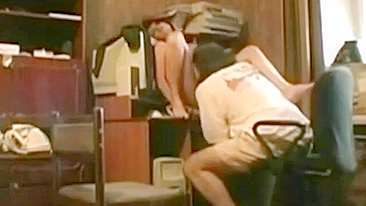 Perky rear end bombshell succumbs to incest temptations and hot lust