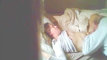 Daughter cums when little cock touches her private places in incest XXX