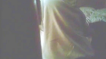 Daughter cums when little cock touches her private places in incest XXX