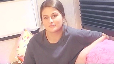 Incest hoe showing her opening and she is going to get off with passion