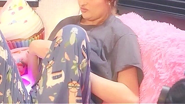 Incest hoe showing her opening and she is going to get off with passion