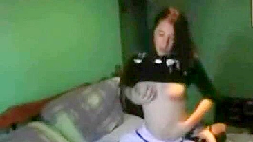 See how a stunning seductress shows what she can do with a hard dick