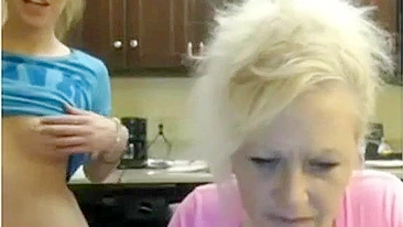 Mom and daughter showing their bodies in a real incest XXX movie