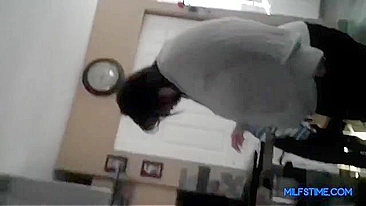 Mommy showing her oral skills with an intensity behind the sucking