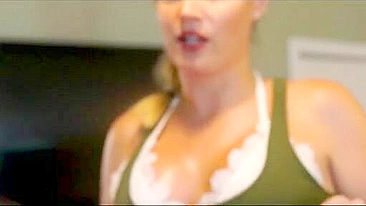 Steamy massage session with mommy who wants to get fucked silly