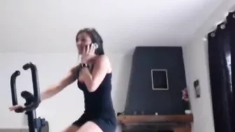 Sister is not worried about her bro fucking her too deep or anything