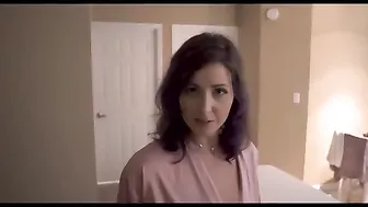 Aunt is going to fuck around in a free porn movie with incest gaping