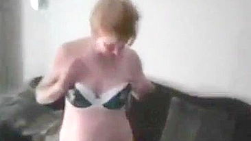 Mommy in stockings cannot wait to orgasm with his boner deep inside