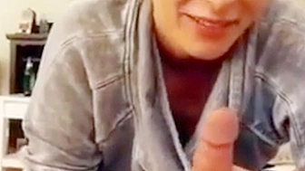 First sexual experience with my aunt, she let me cum in her mouth