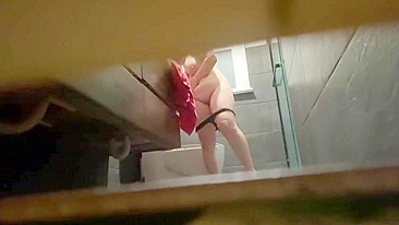 I finally caught on my hidden cam my big ass mommy’s at shower completely naked!