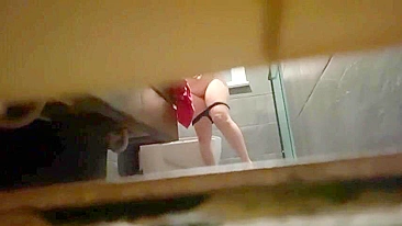 I finally caught on my hidden cam my big ass mommy’s at shower completely naked!