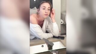 Sister puts on make-up and receives dick from brother at the same time