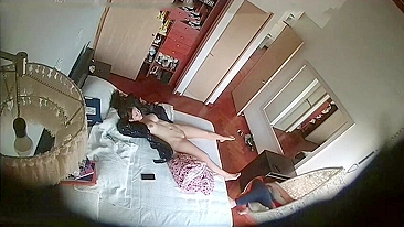 Hidden cam! Pretty daughter teen gets quick oral sex from her dad, while mommy is in the shower