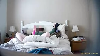 Hidden Camera Footage of Glasgow Wife Masturbate and Fucks Herself with a Pink Dildo!
