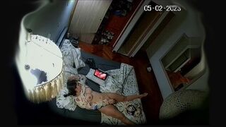 Girl masturbating with vibrator while she s watching a porn on her tablet