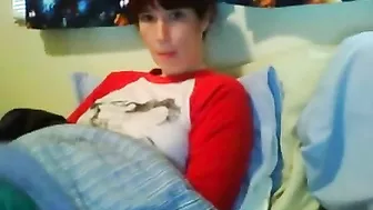 Hidden camera caught a red-haired bitch masturbating and catching an orgasm