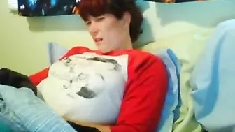 Hidden camera caught a red-haired bitch masturbating and catching an orgasm