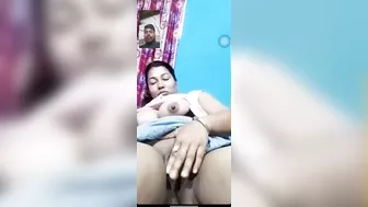 Leaked Desi MMs! Horny BHABHI shows off her tits, pussy and asks her lover for mutual masturbation