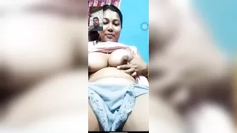 Leaked Desi MMs! Horny BHABHI shows off her tits, pussy and asks her lover for mutual masturbation